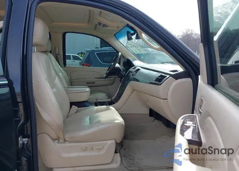 2008 Cadillac Escalade Standard z USA, uszkodzony, nr VIN 1GYFK63858R116658